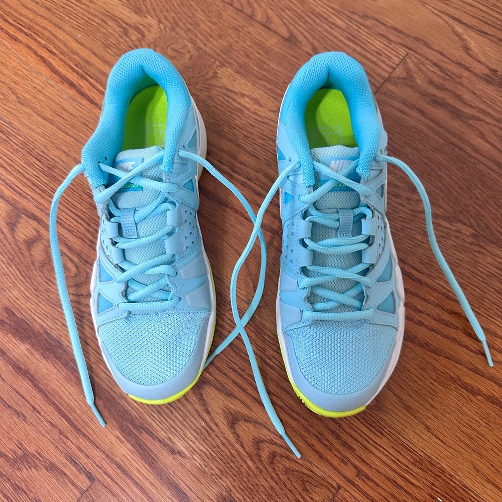 Women's Nike Air Vapor Advantage Court Shoes Sz. 7.5 Great for Pickleball!